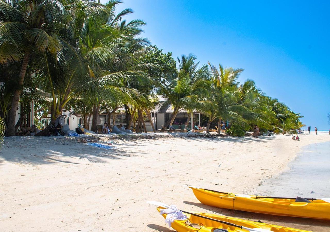 Stone Beach Club Dhiffushi Exterior photo