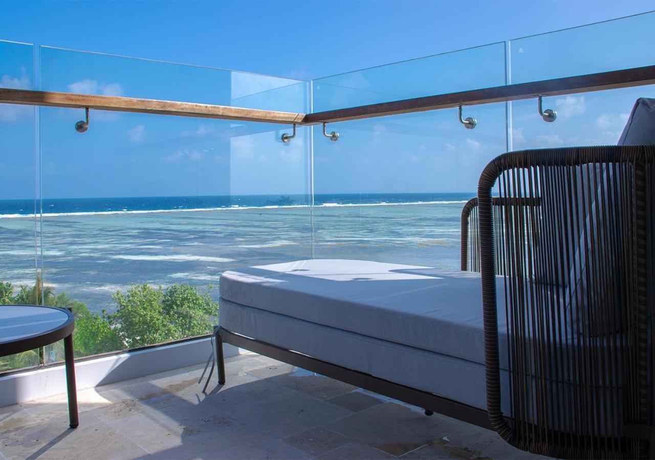Stone Beach Club Dhiffushi Exterior photo